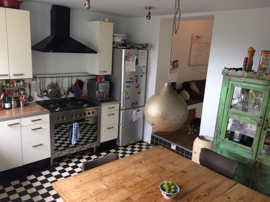 Eat-in kitchen