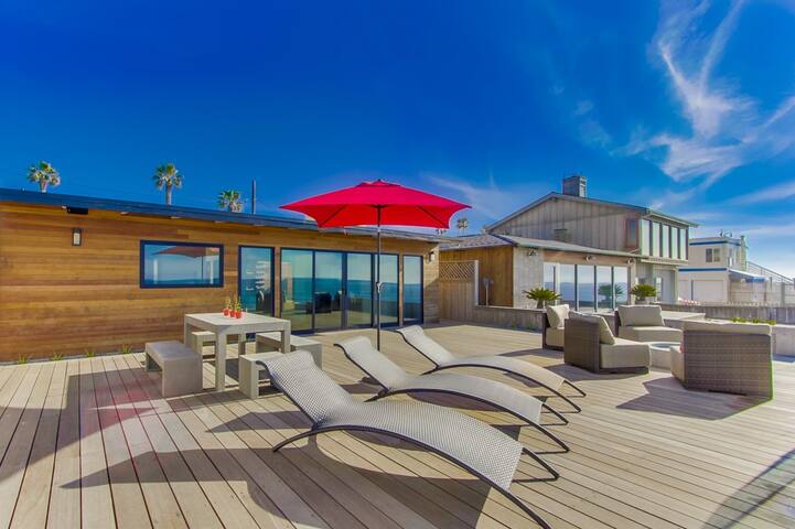 VILLA BERMUDA BEACH – New Luxury Oceanfront Home gallery image 4