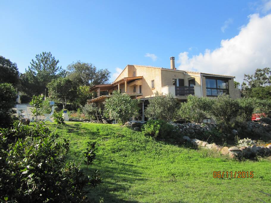 Vue de la Villa en contrebas