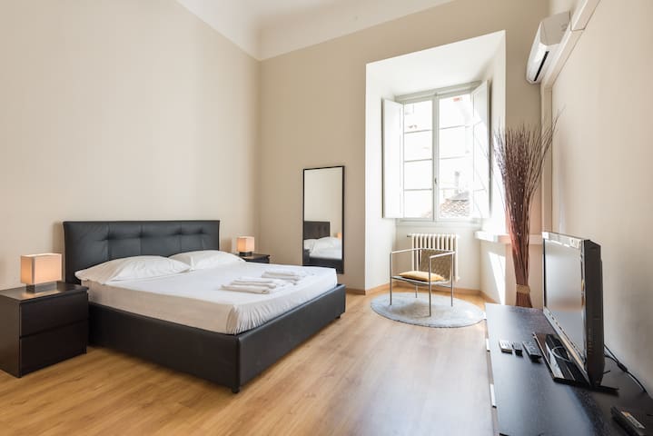 Piazza Strozzi Luxury Apartment