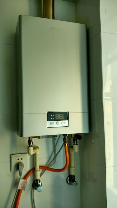 海尔热水器温控1度,热水随心,洗去你一身疲惫