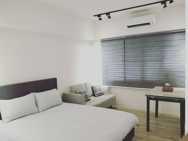 1min to bus stop/海安正興街商圈/赤崁樓/花園夜市/國華街小吃/神農街