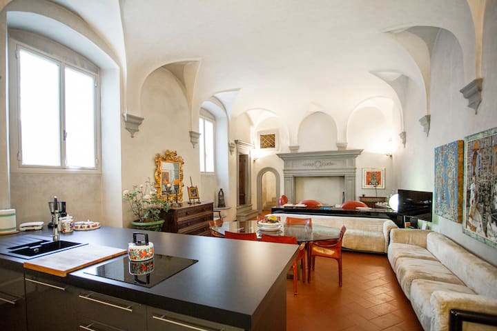 Renaissance Palace in Santa Croce