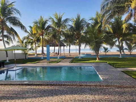 Beautiful beach house: Rancho las Palmeras