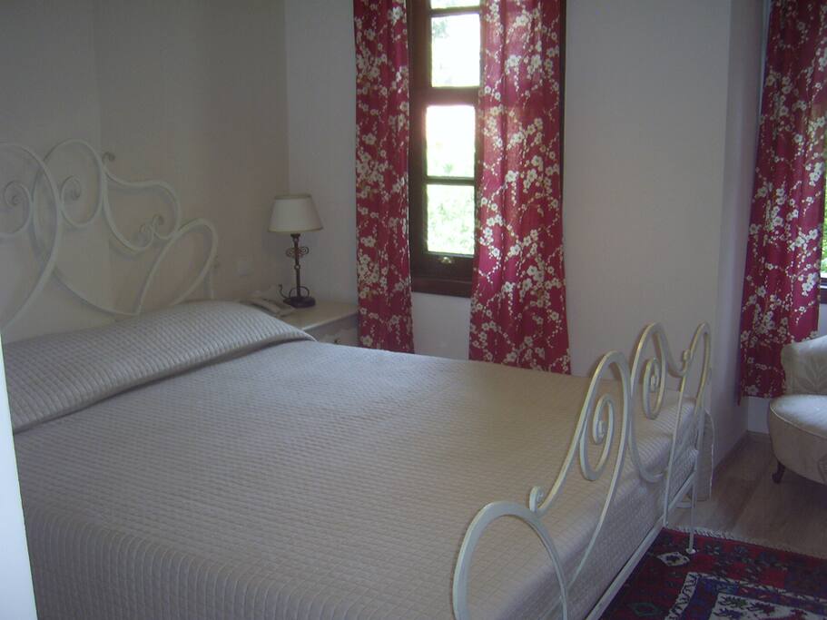 DOUBLE ROOM