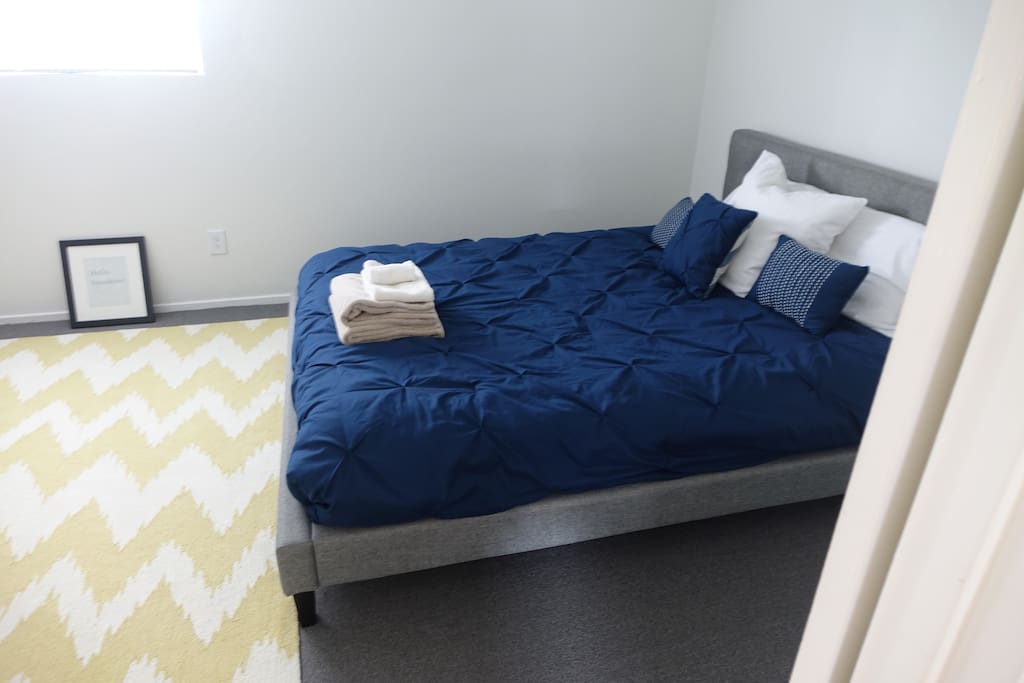 Clean linens and towels provided
