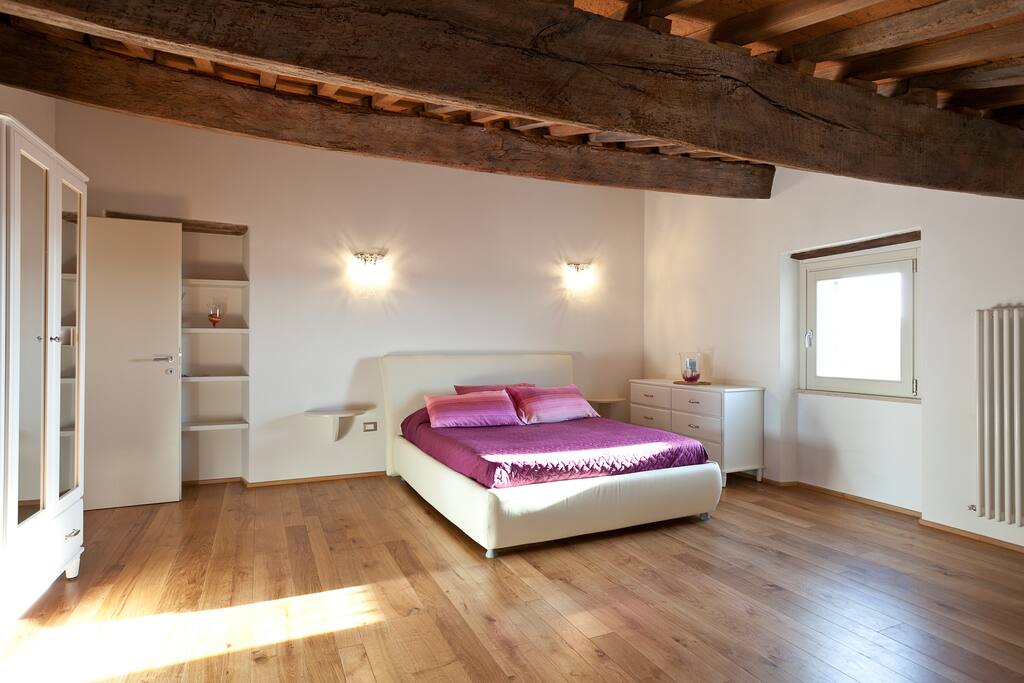 Camera matrimoniale primo piano/ Bedroom first floor