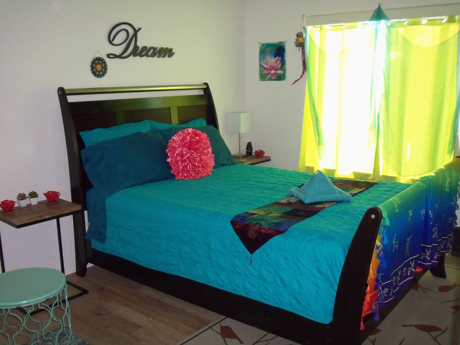 I just added this new sleigh
bed.