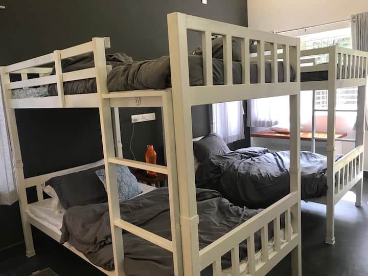 Etagenbetten für Kinder und Erwachsene (Gästebild) 