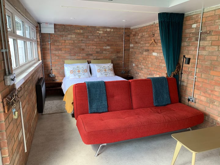The Den, Village Retreat With Hot Tub & Garden - Wareham
