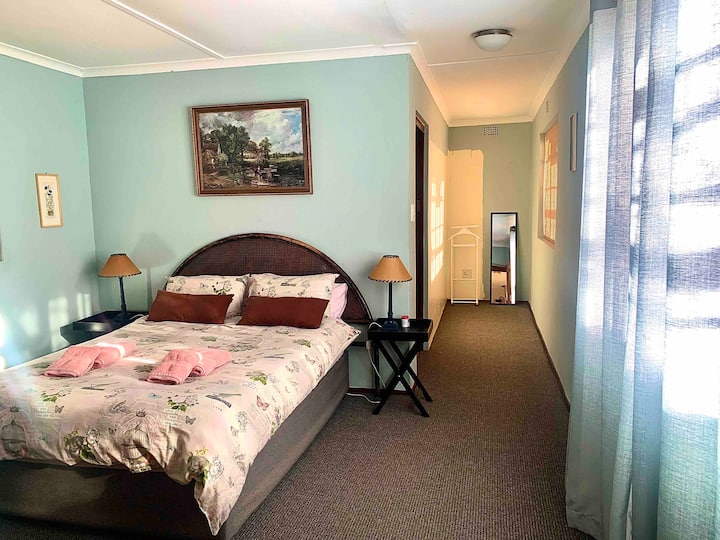 Main bedroom en suite