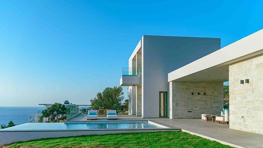 PhantΩm Villas, Villa Hero (heated pool) gallery image 3