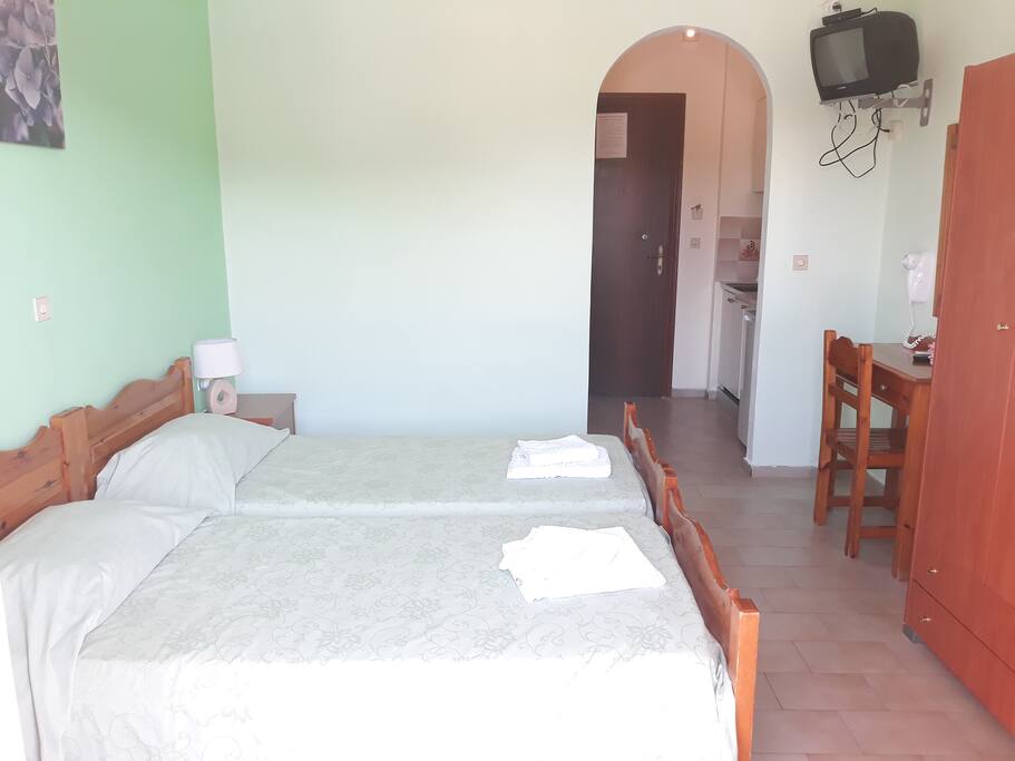 studio's bedroom