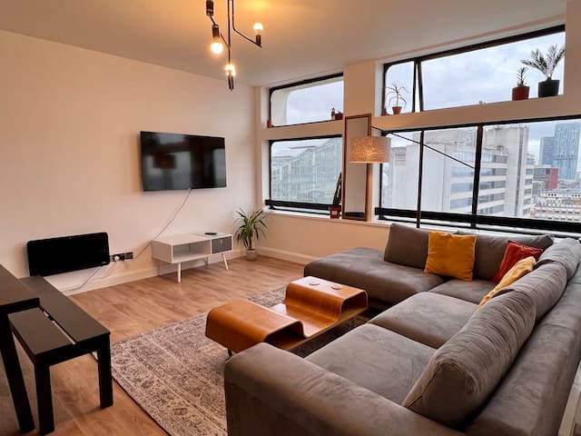 City view 2 bed flat in the heart of Manchester.