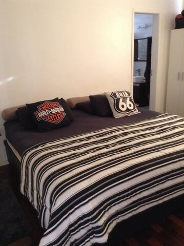 Amplo 3 qt em frente à Praia *PERFEITO P/ CARNAVAL gallery image 4