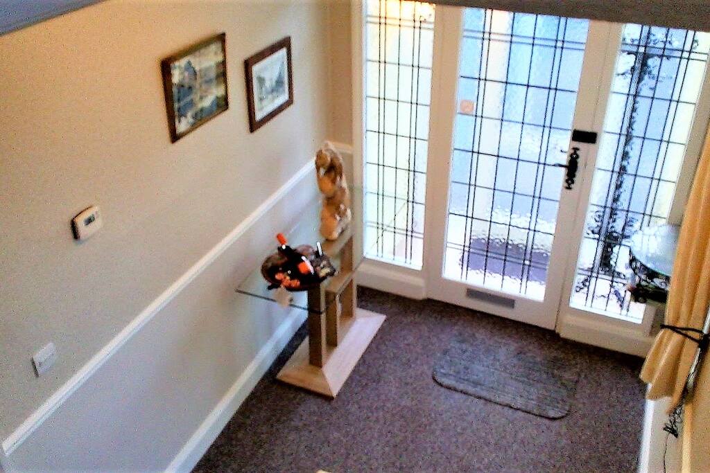 Spacious entrance hall