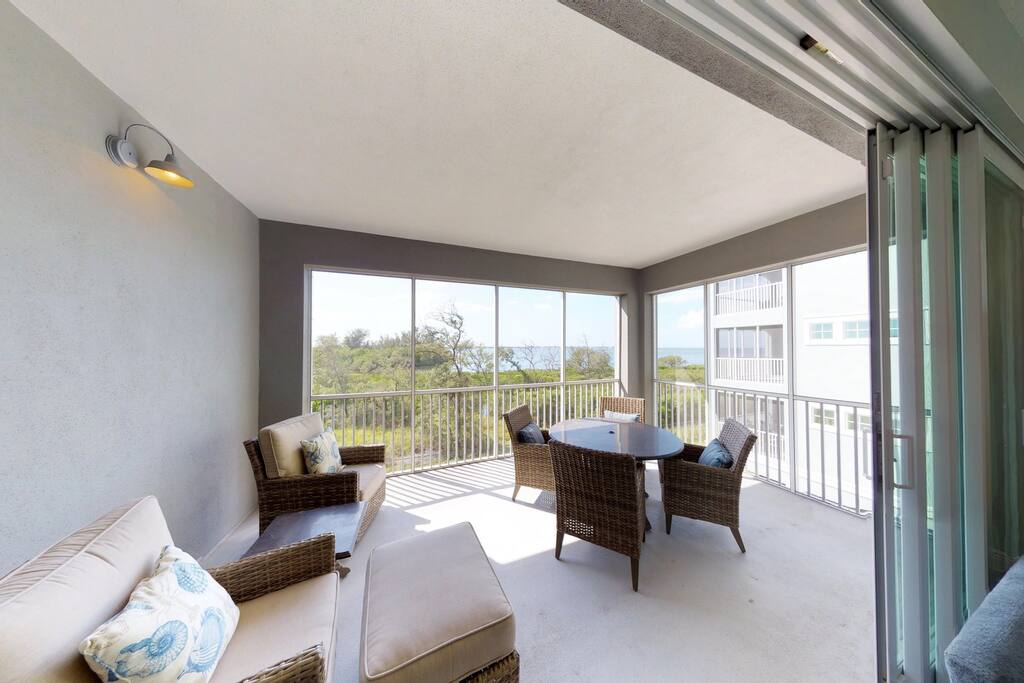 Large Lanai overlooking Anna Maria Sound