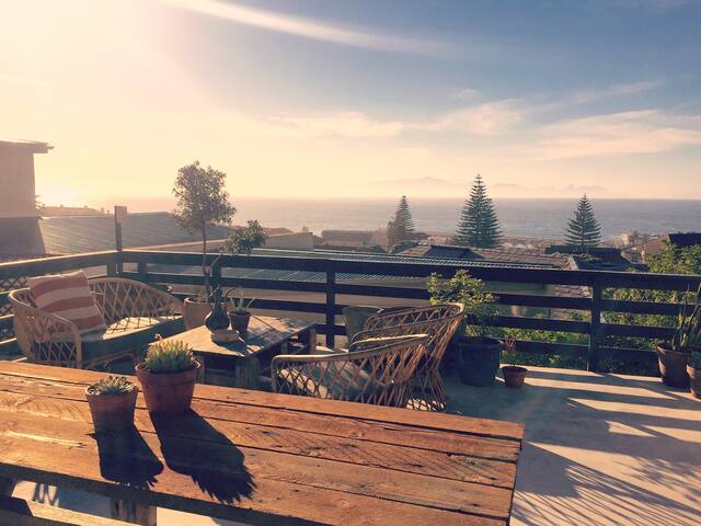 Kalk Bay Beach House gallery image 5