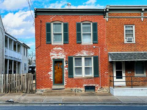 Creekside Townhouse! Downtown Frederick Patrick St