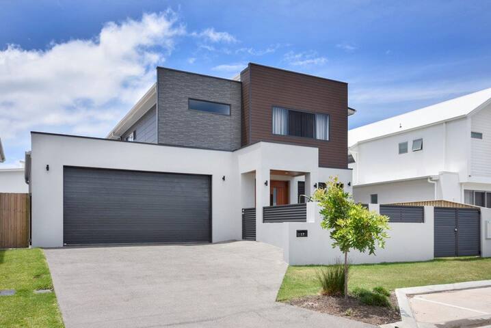 Luxury Bokarina Beachhouse gallery image 3