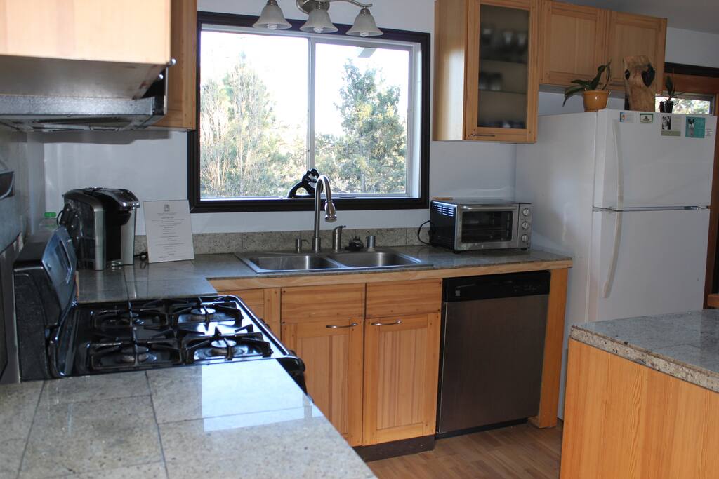 Fully equipped kitchen.