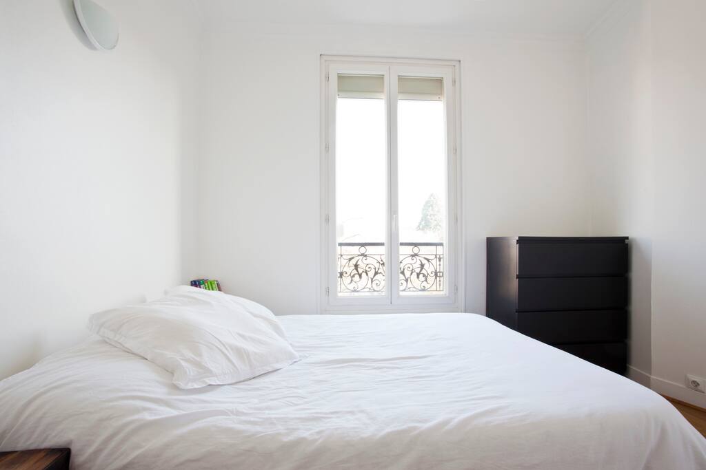 Une chambre calme et confortable
