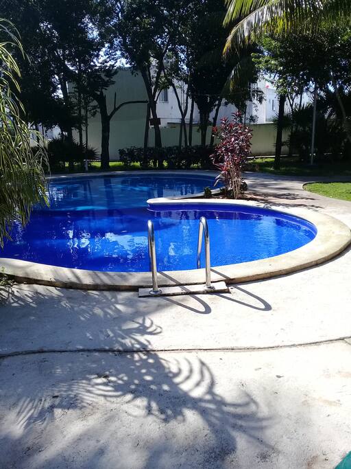 2 albercas para menores y adultos