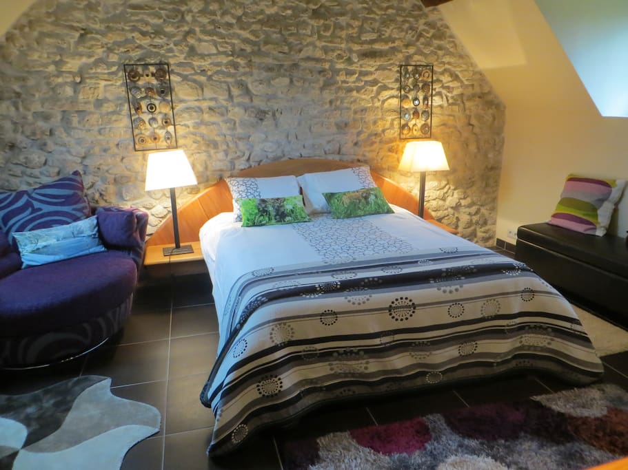 Cosy bedroom,individual radiater,large cupboard and tea/coffee making facilities.
