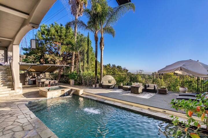 Hike Canyon Swim Heated Pool Relax in Spa/Sauna gallery image 4