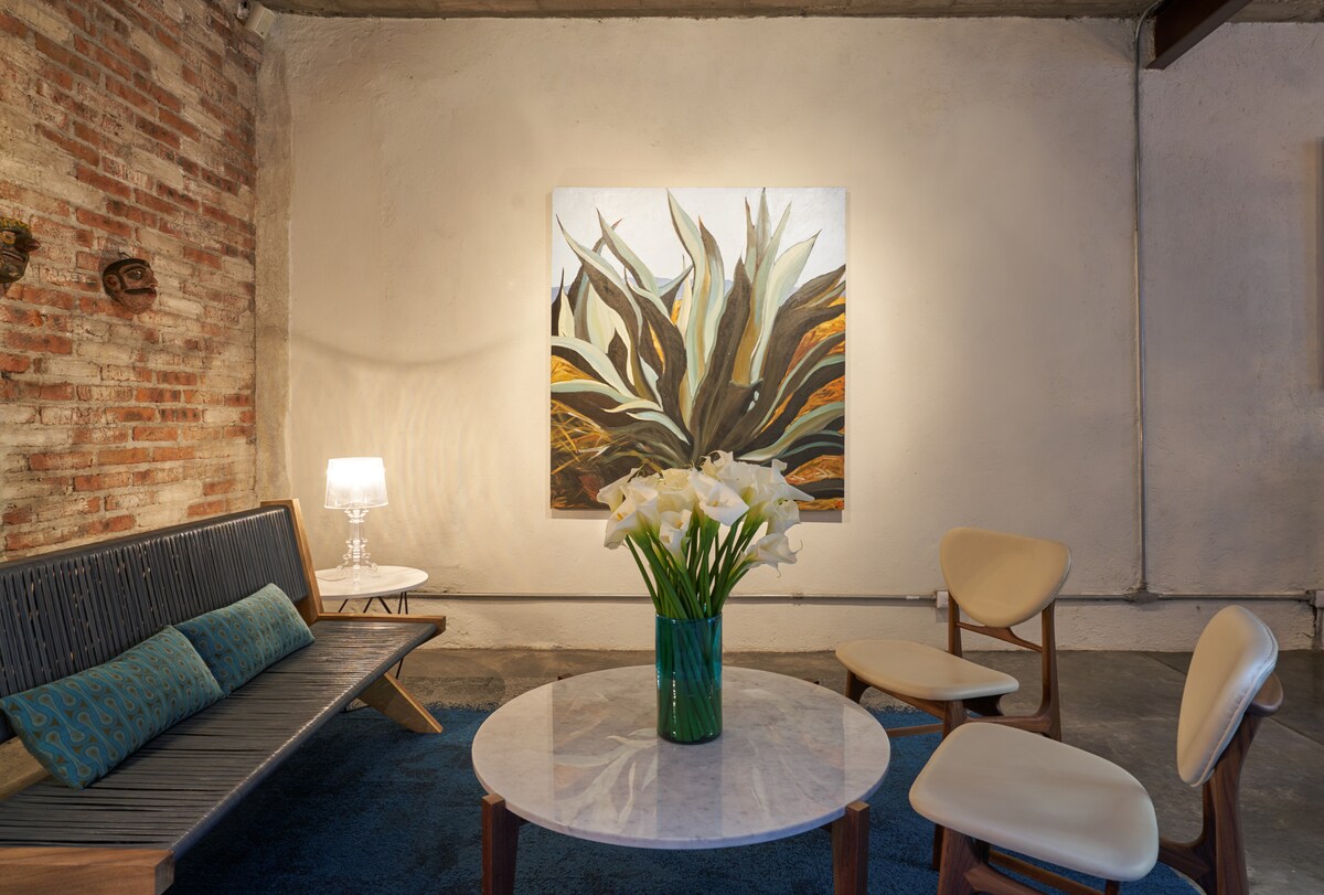 Top performing Airbnb: Lovely NY Loft-Style Home in Heart of San Miguel in Guanajuato