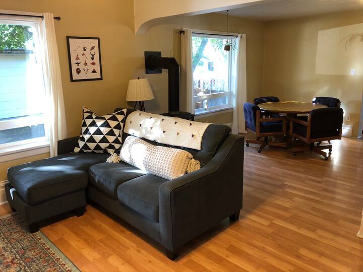 Convenience (and cozy!) in Columbia Falls Bungalows for Rent in