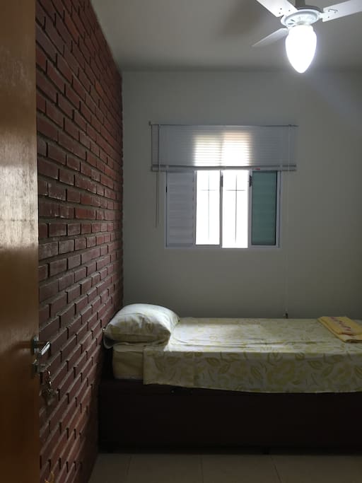 QUARTO INDIVIDUAL