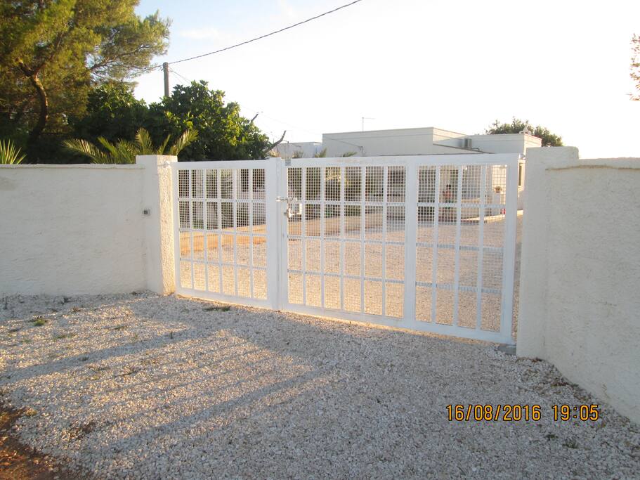 il cancello d'ingresso