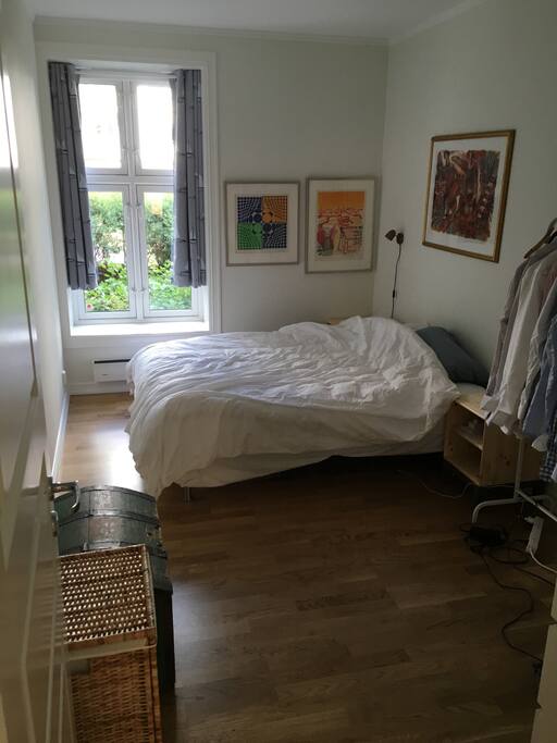 Bedroom.
Doublebed 1,80cm. The bedroom is next to the backyard.