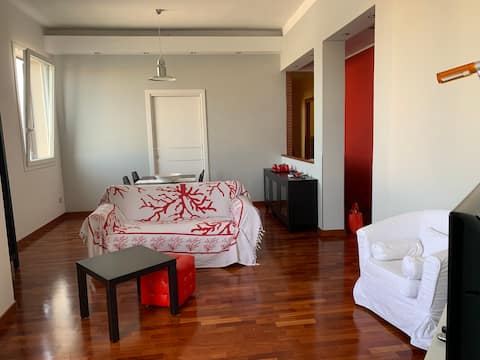Proprietà Airbnb di successo: The window overlooking the sea a Trapani