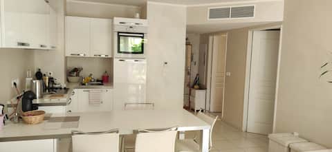 Superbe 2 pièces à Menton 400m de la mer !