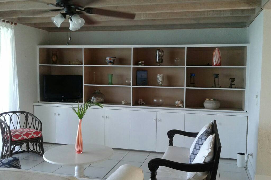 Spacious living room