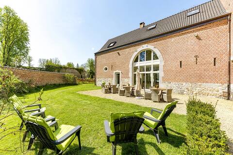 Hannut - Avin Castle Guest House