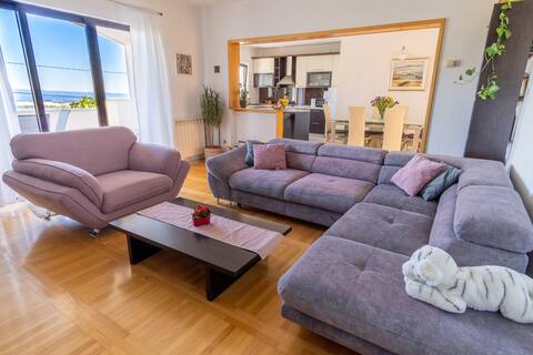 Popular Airbnb listing: Apartman Orange in Općina Klis