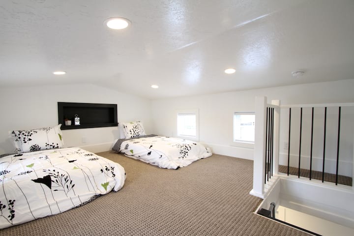 *podkrovie vysoké asi 5 stôp 