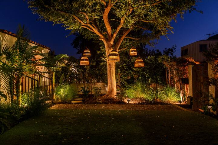 Venice Escape ~Private Outdoor Areas~ 2BD/2BATH