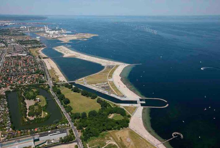 Green & sunny oasis close to beach and city center gallery image 5