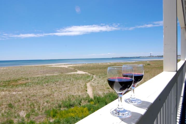 BEACH STUDIO - stunning views, two pools & hot tub