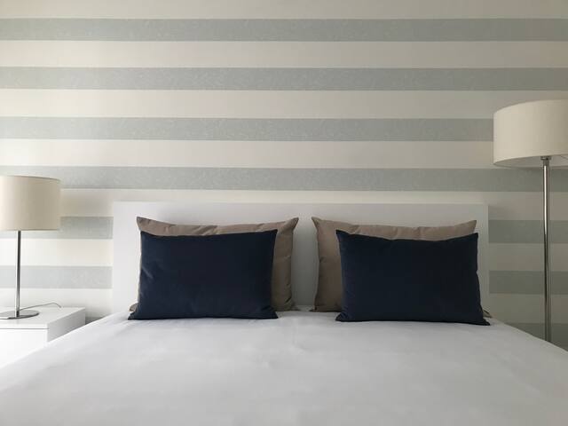 Lisbon10 D gallery image 2