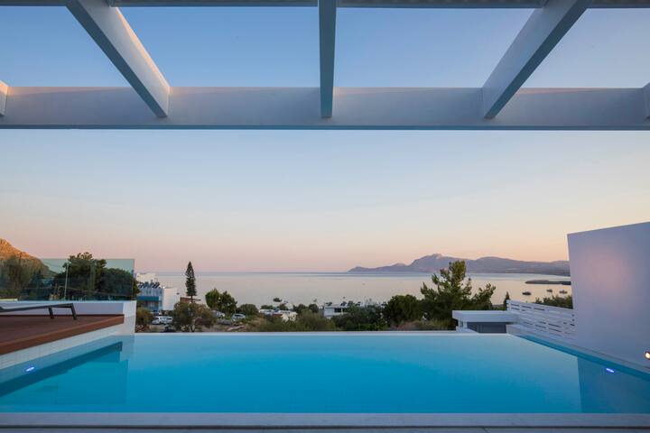 Stylish Sunrise White Villa with Infinity Pool gallery image 5