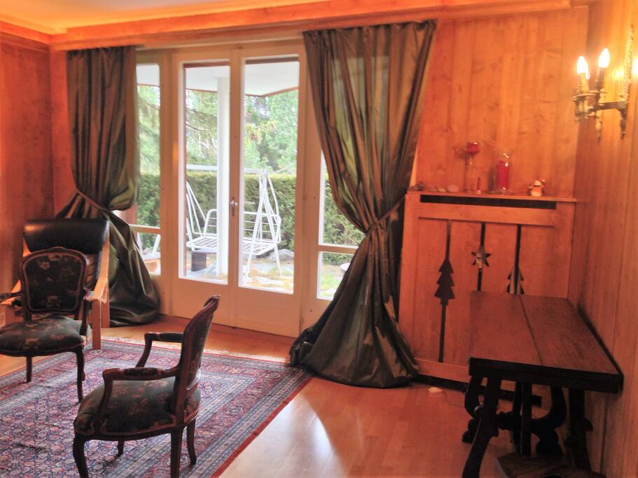 living room ,garden outside