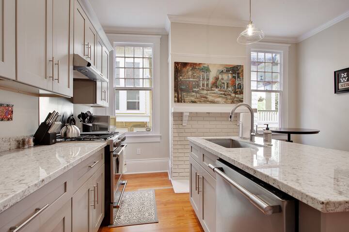 Jazzfest / City Park 3BR gallery image 4