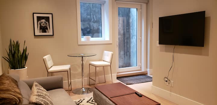 Modern Guest Suite In The Heart Of Edgemont Vill. - West Vancouver