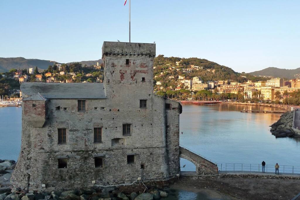 Antico castello di Rapallo, sede di eventi e mostre, vale una visita!