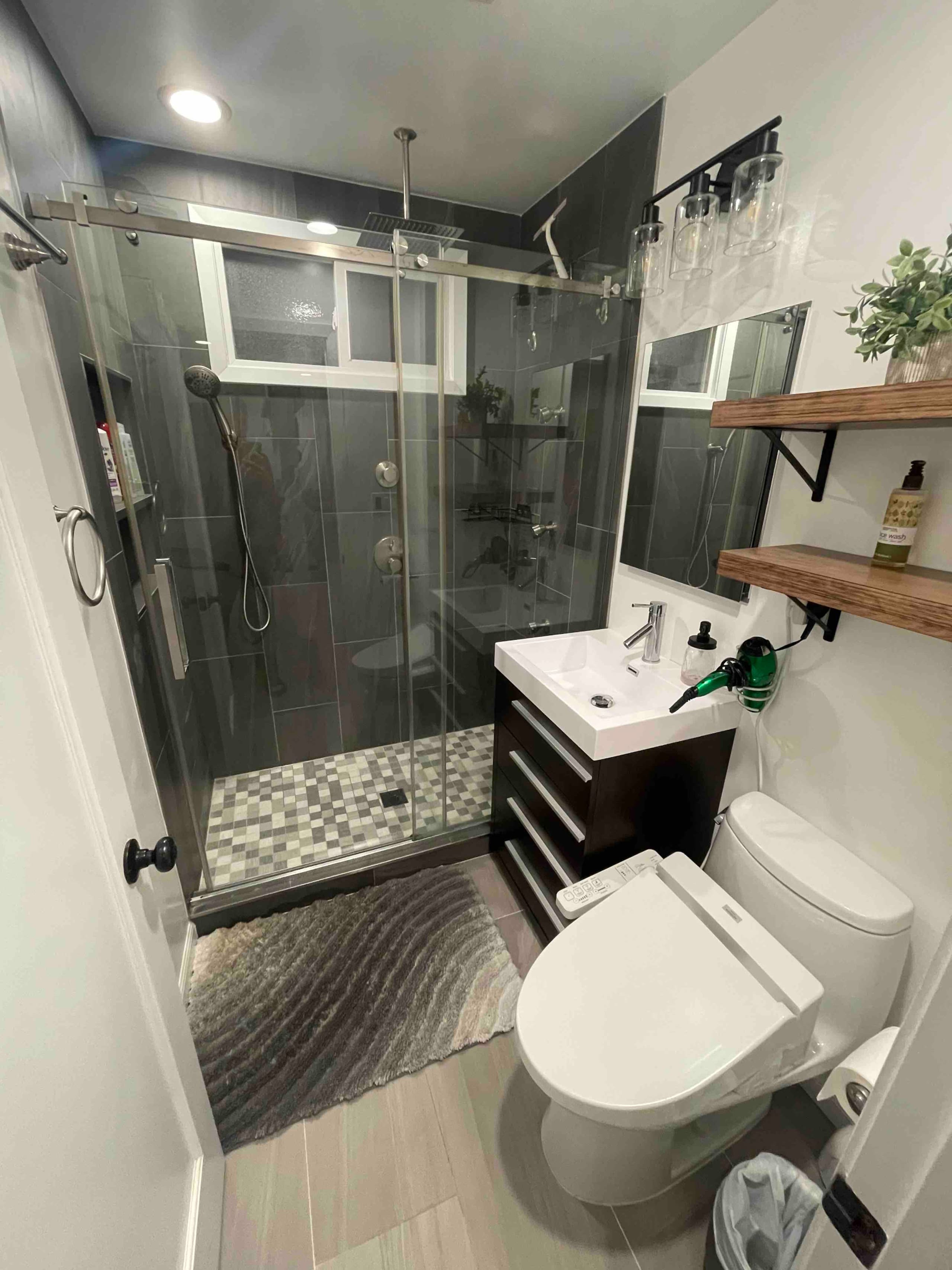 Home in San Francisco · ★4.9 · 2 bedrooms · 2 beds · 1 bath - Image 56